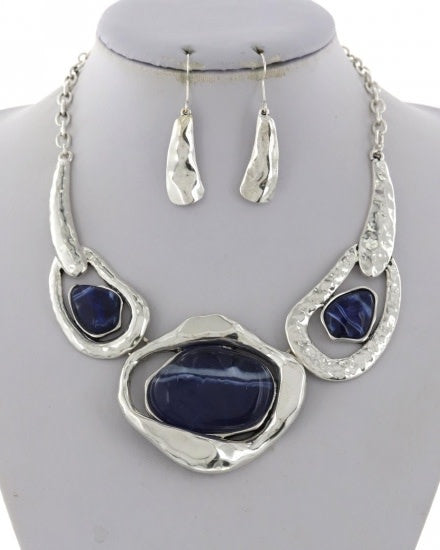 Hammered Metal with Acrylic Stone Necklace and Earring Set (6880651608098)